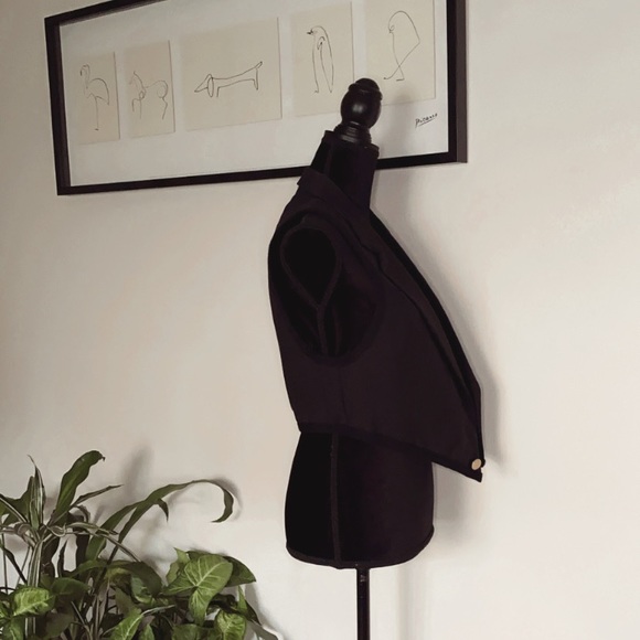 Re-Collection Black vest - Picture 2 of 7